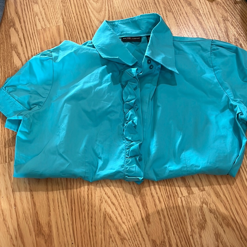 New York and Company Turqouise Blue Medium Women’s Top